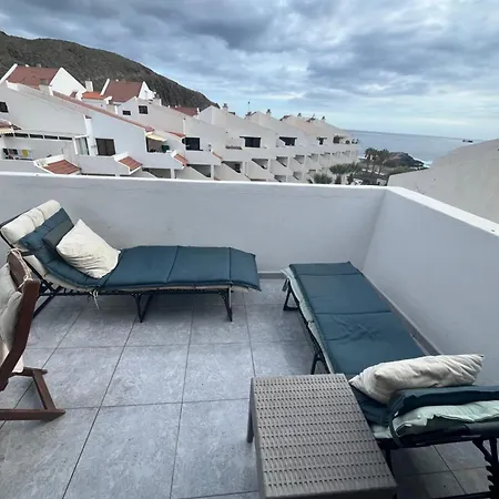 Sea View Penthouse With Large Terrace Апартаменты *