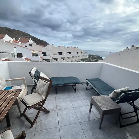 Sea View Penthouse With Large Terrace Appartement Los Cristianos (Tenerife)