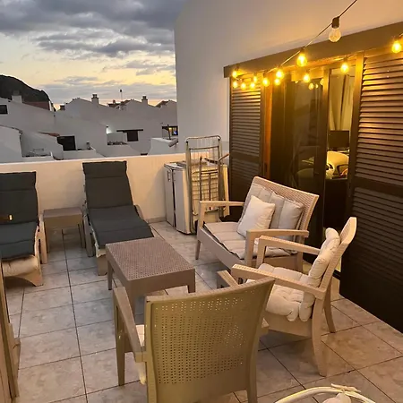 Sea View Penthouse Or With Large Terrace In Cristianos Appartement Los Cristianos (Tenerife)